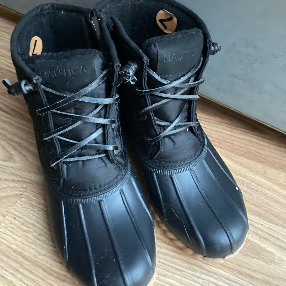 NEW Black Nautica Duck Boots